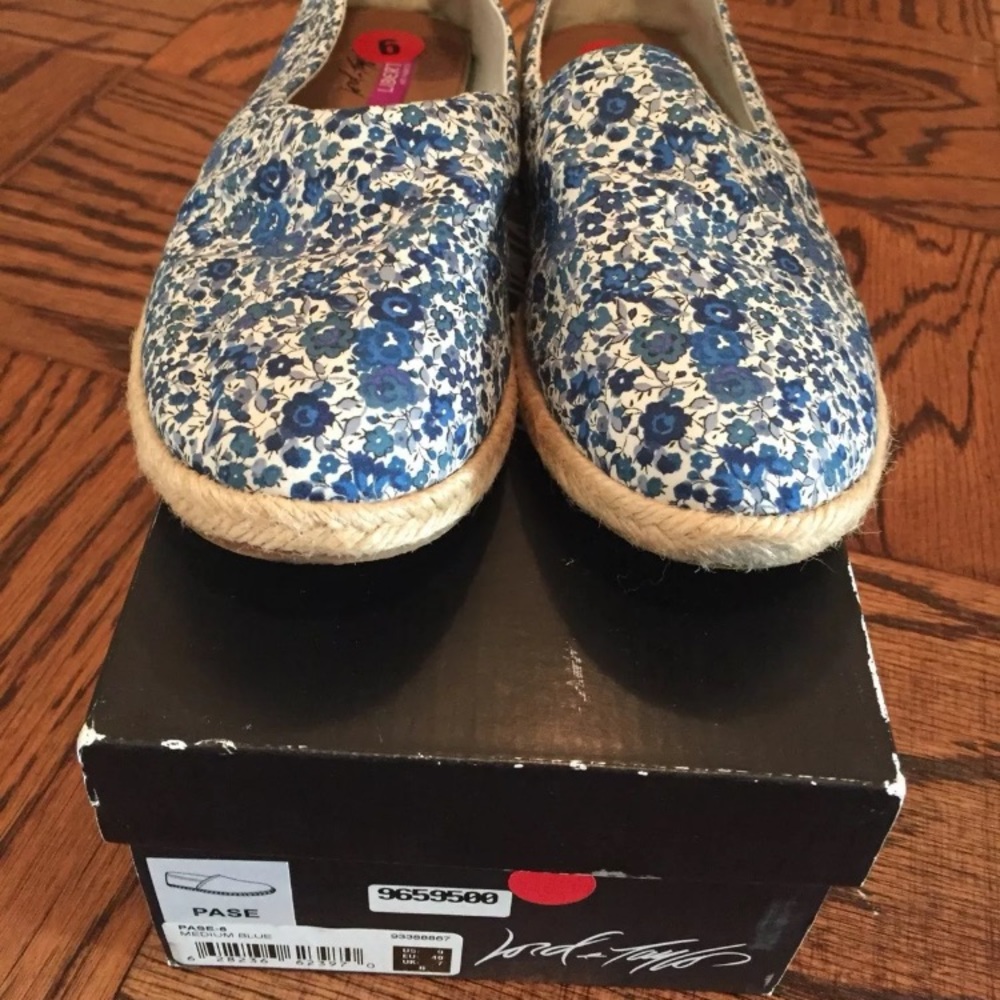 Brand new Lord and Taylor Liberty flats